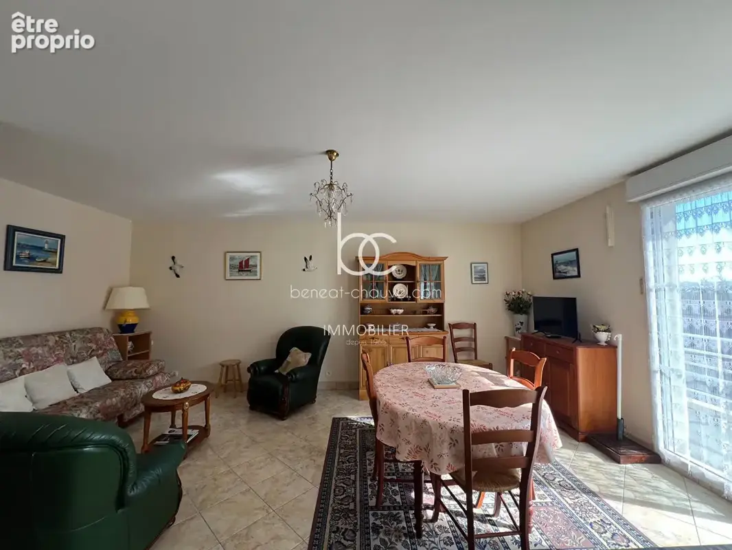 VENTE Appartement T2 SARZEAU Centre  Grand Balcon  Garage Sous-Sol & Ascenseur  Résidence Sécurisée (56370) - photo 2