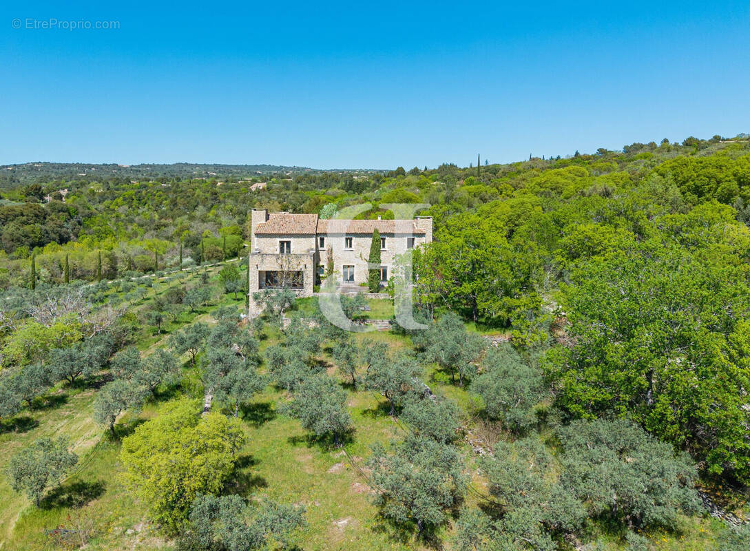 Maison à GORDES