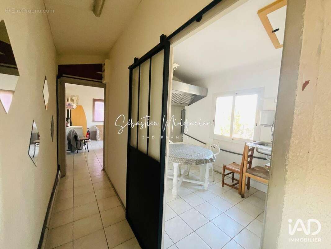 Photo 8 - Commerce à SANARY-SUR-MER