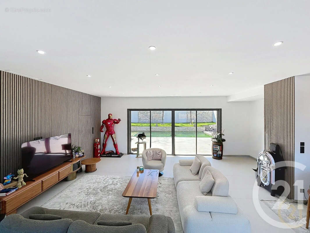 Maison 208 m² à Saint-Jean-De-Vedas  - photo 4