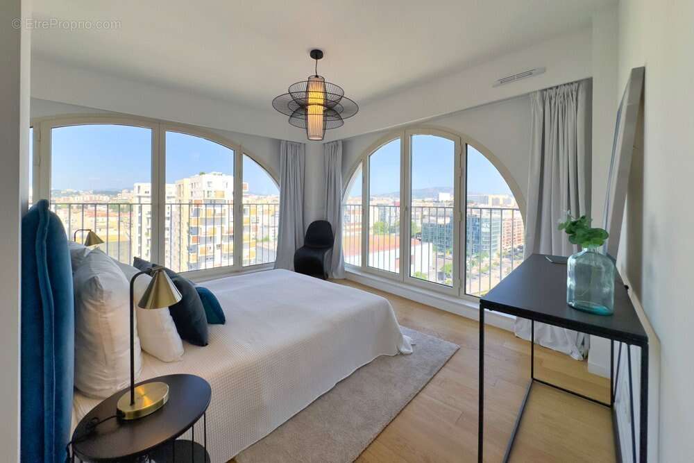 Appartement à MARSEILLE-2E