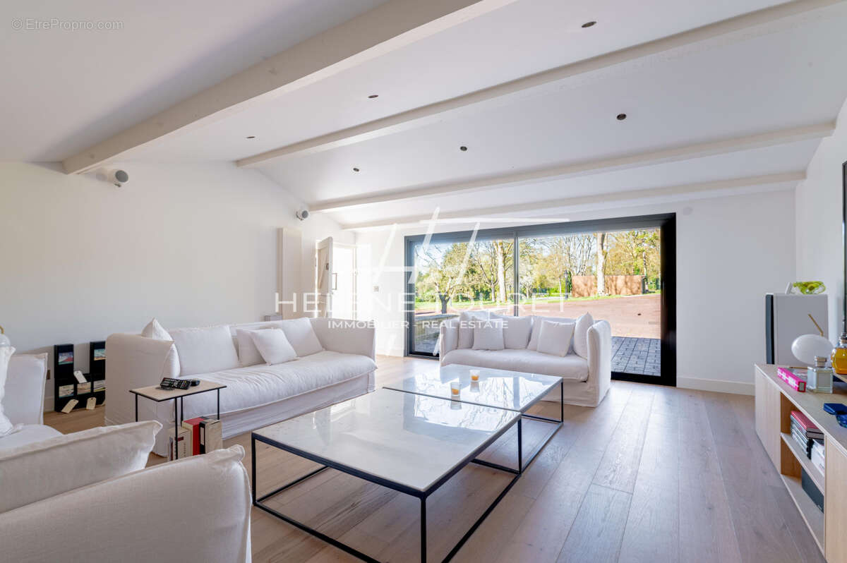 Maison à FONTAINE-CHAALIS