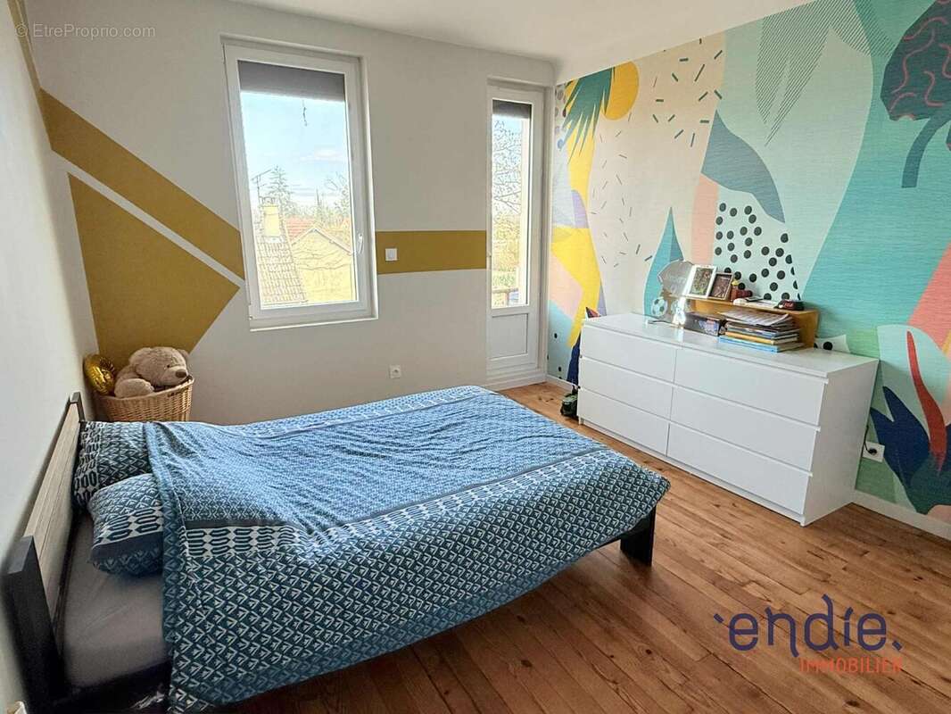 Maison à THIEL-SUR-ACOLIN