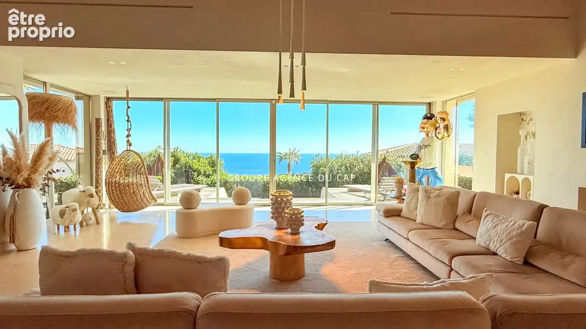 À vendre villa de 9 pièces avec vue mer sur le golfe de saint-tropez, aux issambres - photo 3