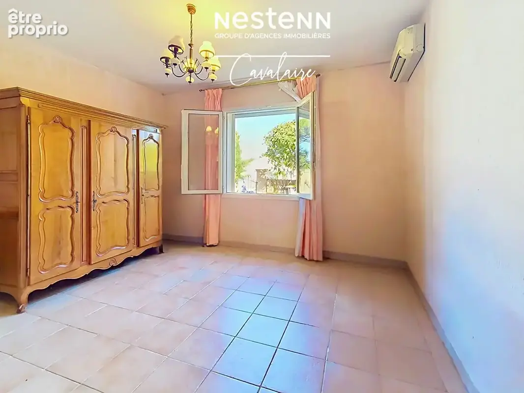 Environnement calme pour cette maison d'environ 141 m² sur  un terrain de 792 m² avec piscine et double garage - photo 10