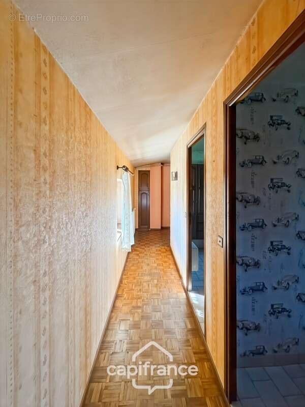 Maison à CHATEAUNEUF-SUR-ISERE