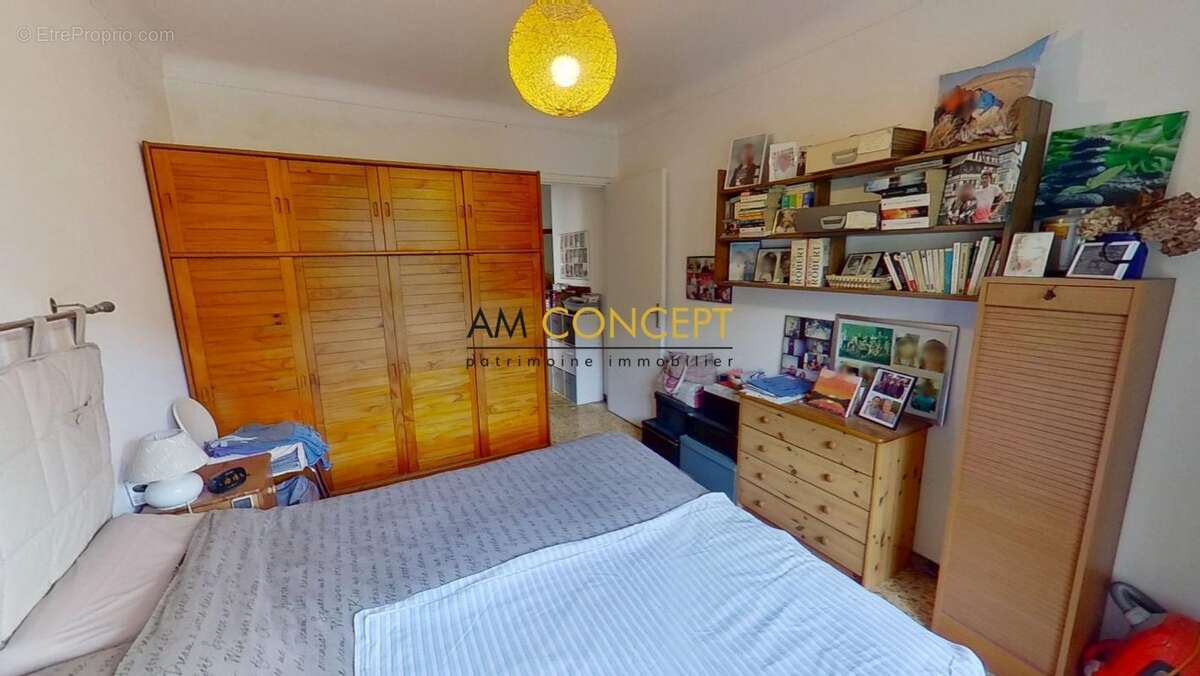 Appartement à CONTES