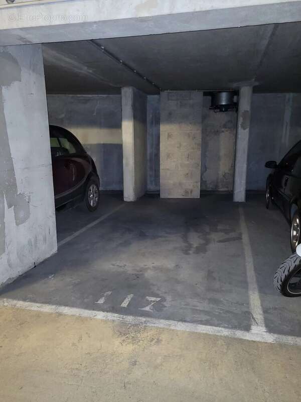 Parking à PARIS-10E