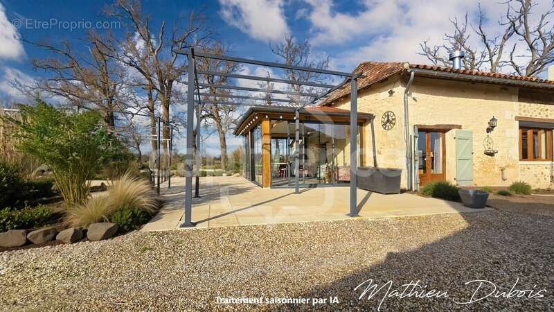 Grange en pierre rénovée avec piscine, 4 chambres, au cœur de la nature en Dordogne - photo 4