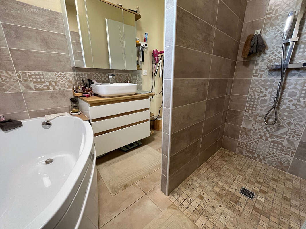 Maison à ENTRECHAUX