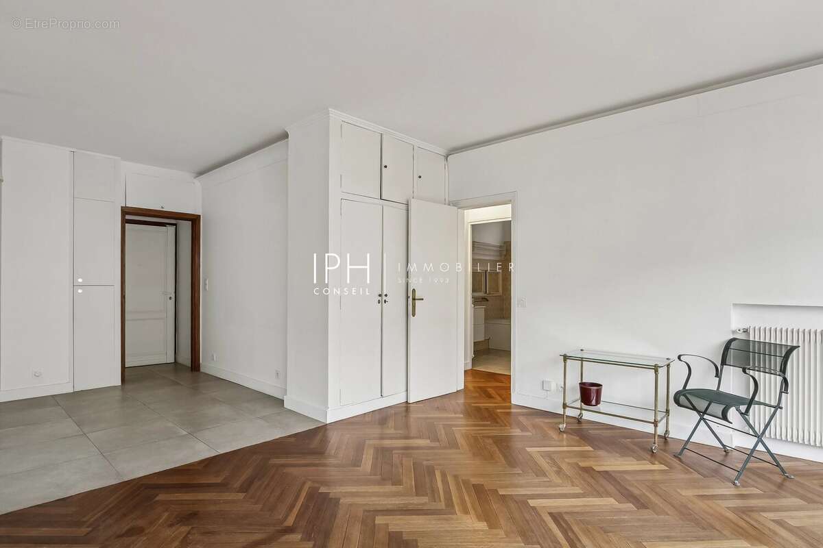 Appartement à NEUILLY-SUR-SEINE