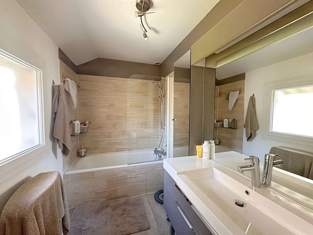 Maison à MONTMORENCY