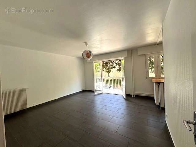 Appartement à SAINT-MAUR-DES-FOSSES