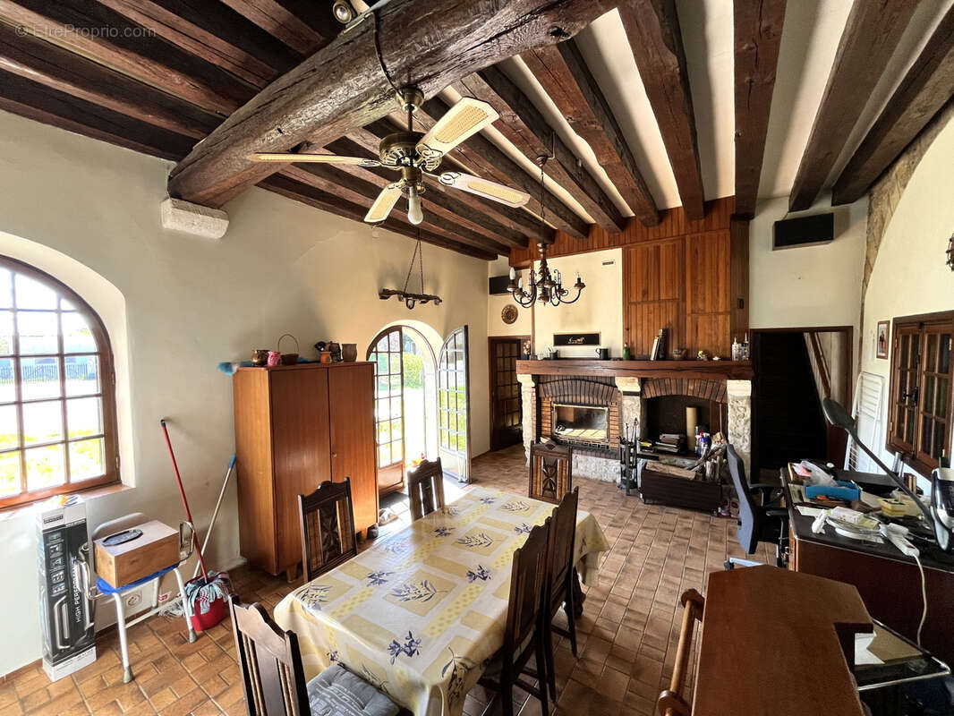 Maison à MONTBOUY