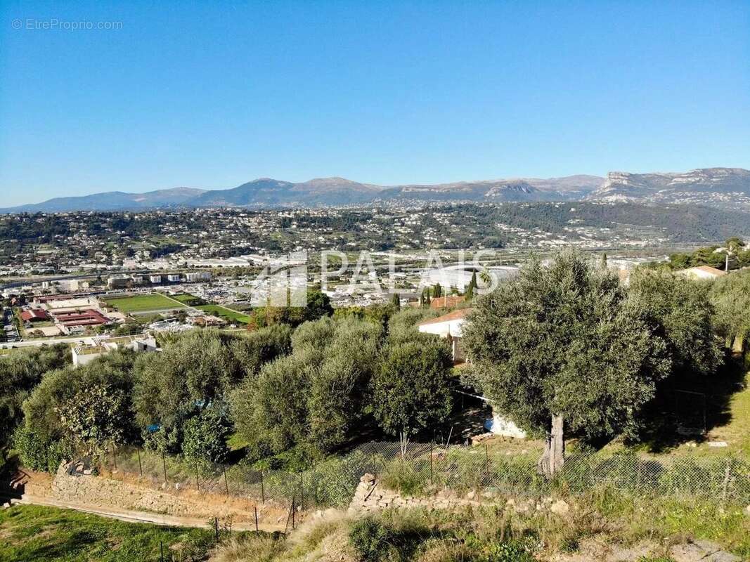 Terrain à NICE