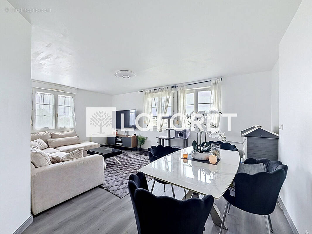 Appartement à MOISSY-CRAMAYEL