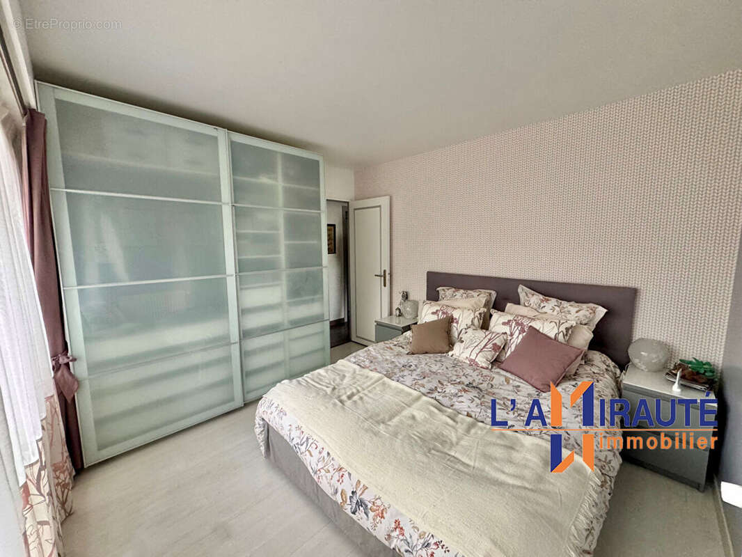 Appartement à HOUILLES