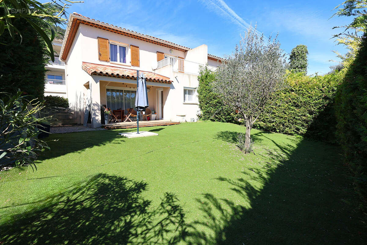 Maison à SPERACEDES