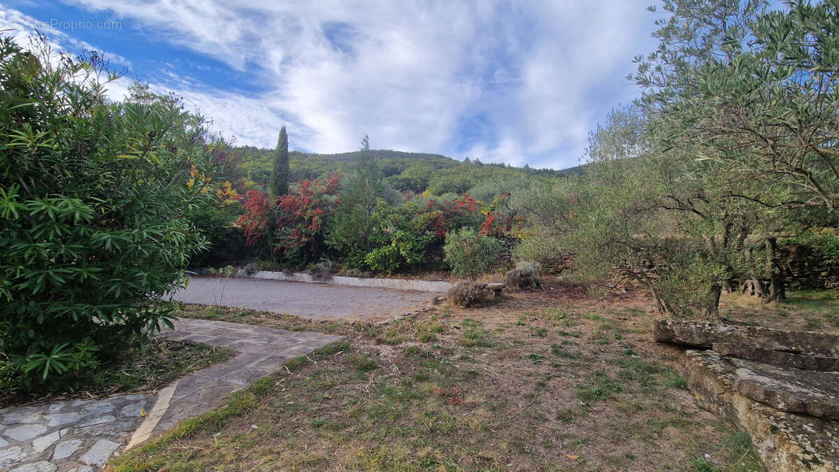 Maison à SAINT-PRIVAT