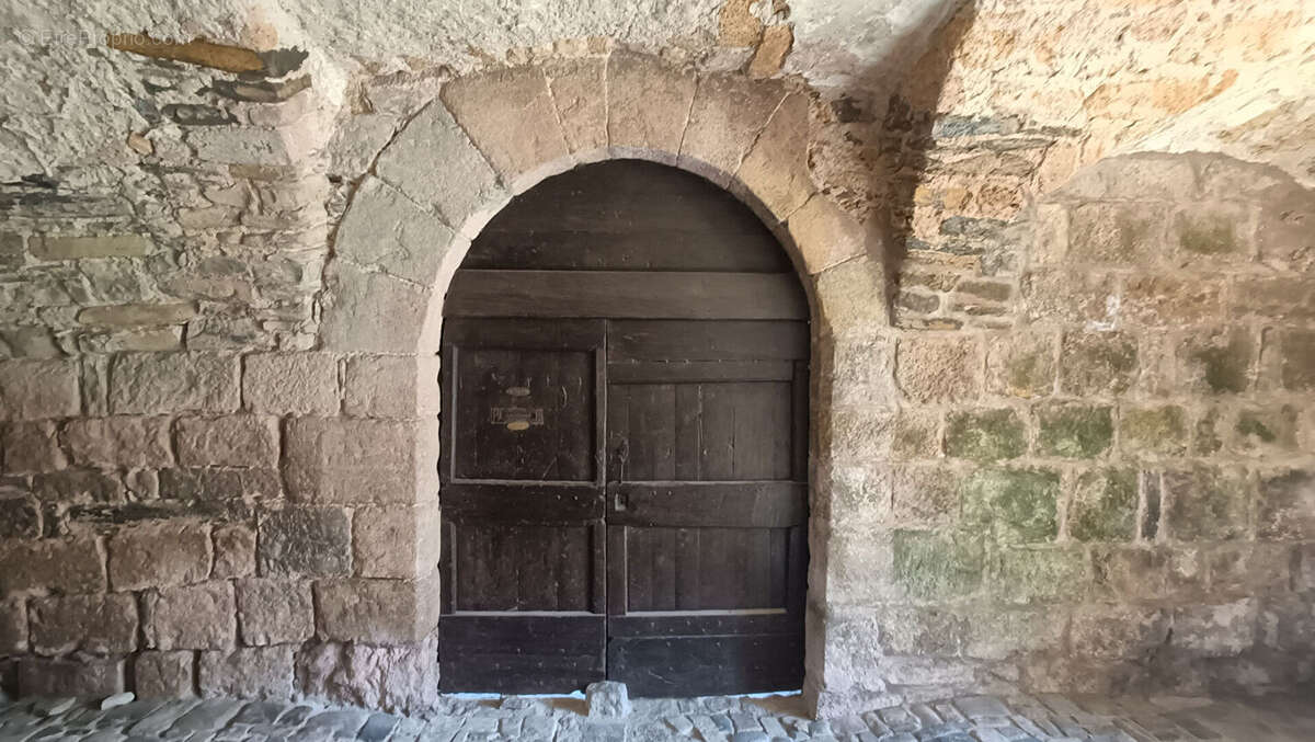 Maison à SAINTE-EULALIE-DE-CERNON