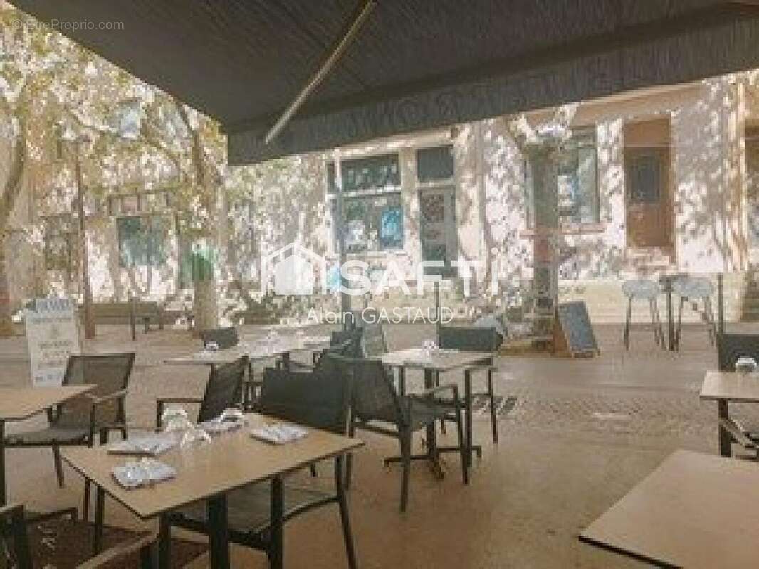 Photo 4 - Commerce à FREJUS