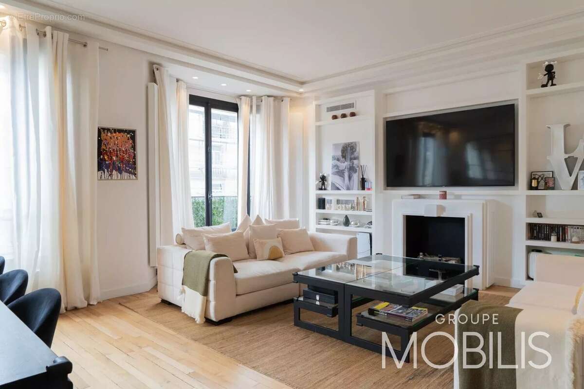 Appartement à PARIS-17E