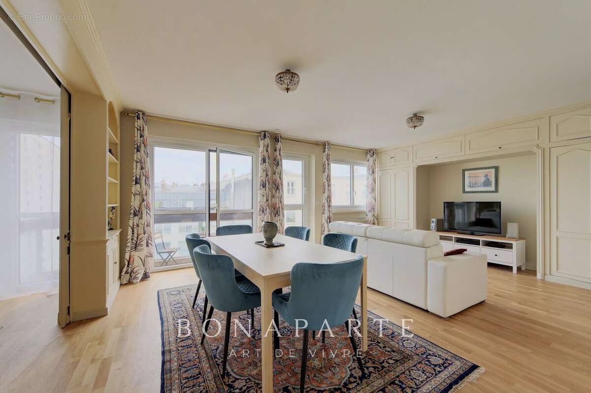 Appartement à PARIS-2E