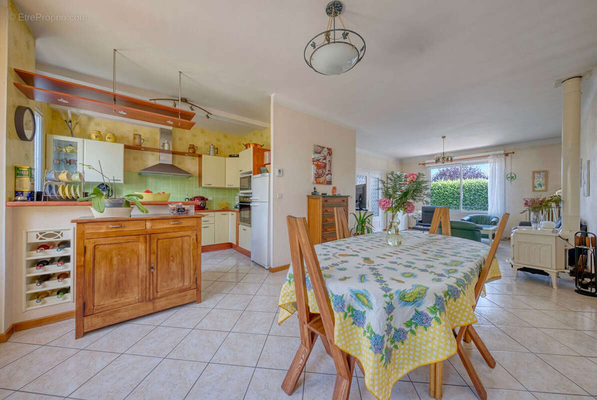 Maison à CHARTRES-DE-BRETAGNE