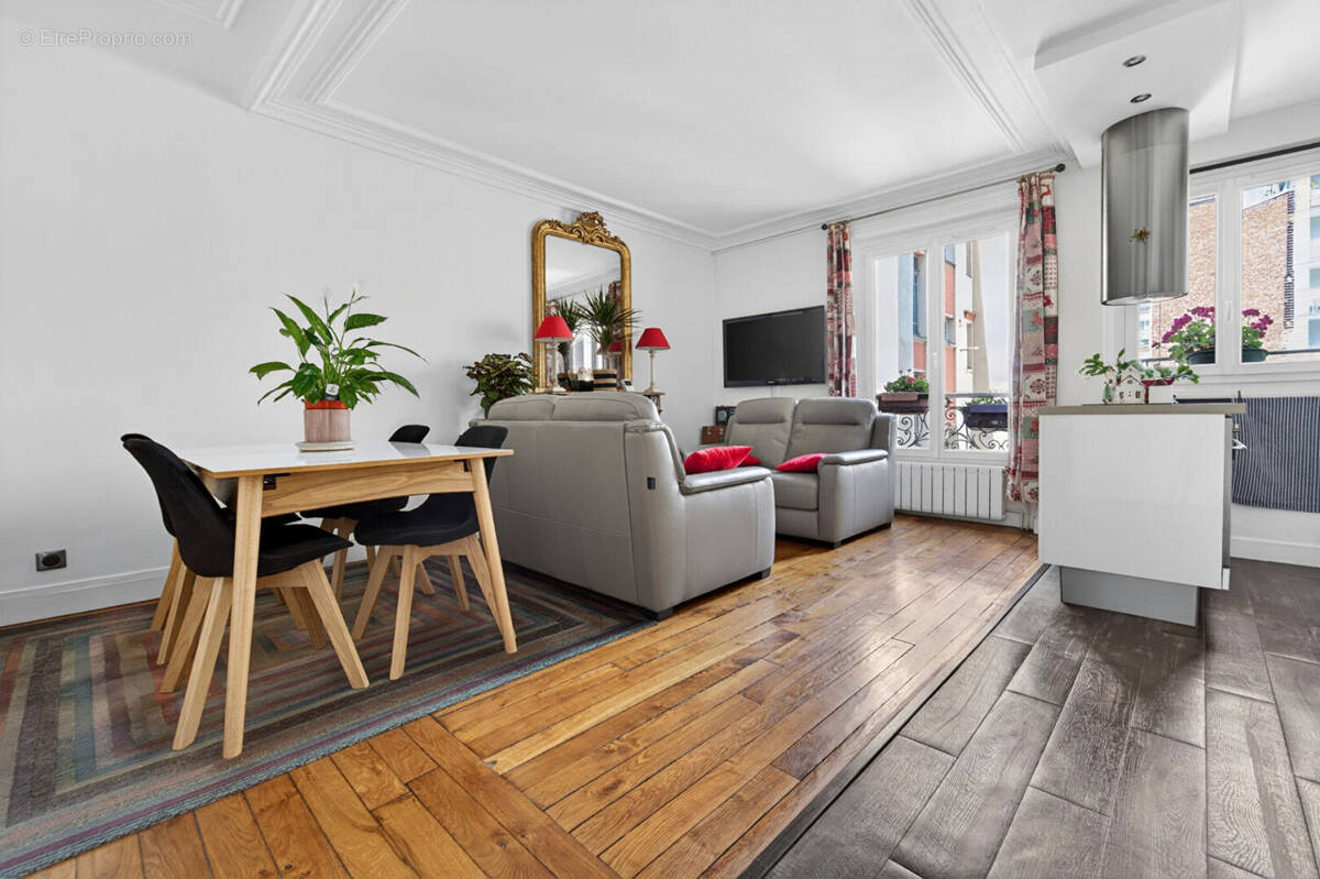 Appartement à PARIS-18E