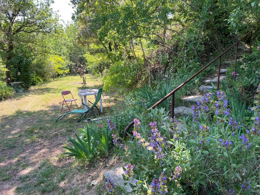 Maison en pierre à vendre à Ménerbes avec un jardin et piscine - photo 5