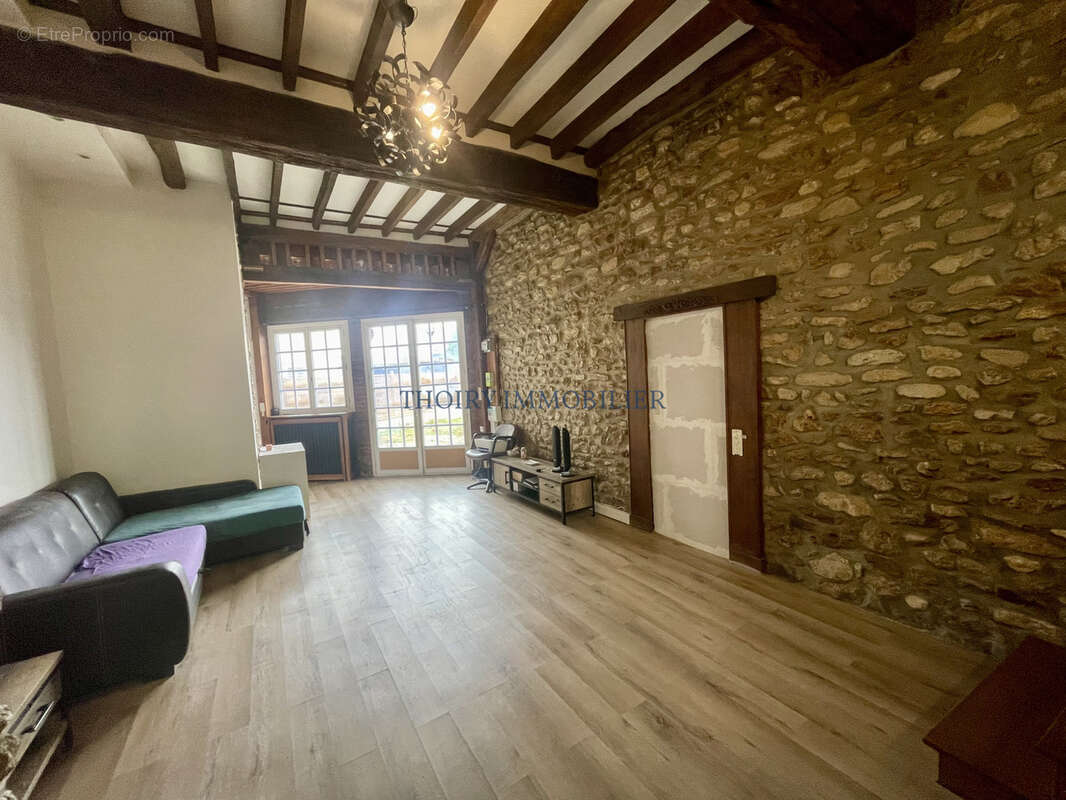Maison à THOIRY