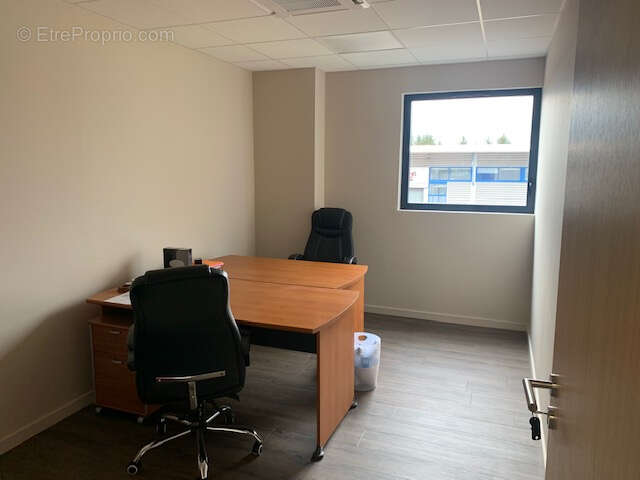 Commerce à LE COTEAU