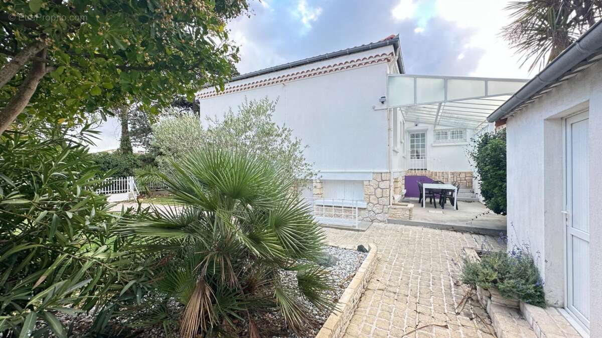 Maison à SAINT-GEORGES-DE-DIDONNE