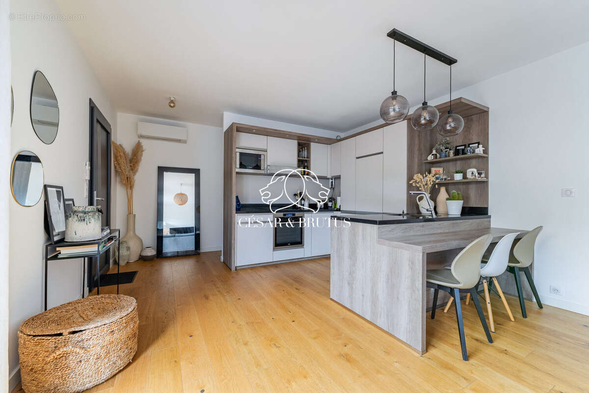 Appartement à SAINT-GENIS-LES-OLLIERES