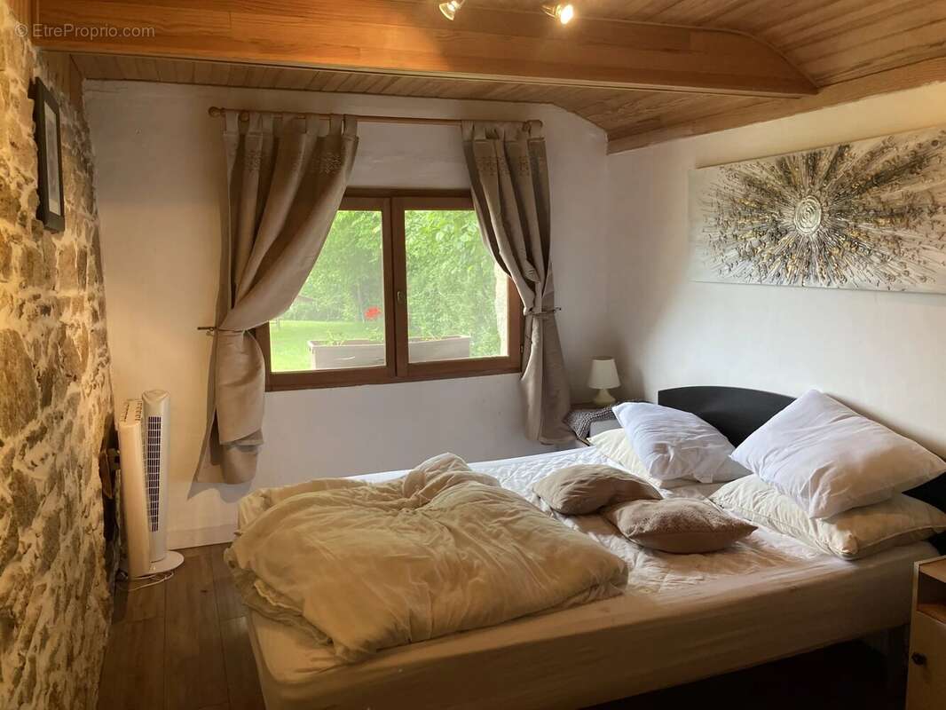 Maison à LADIGNAC-LE-LONG