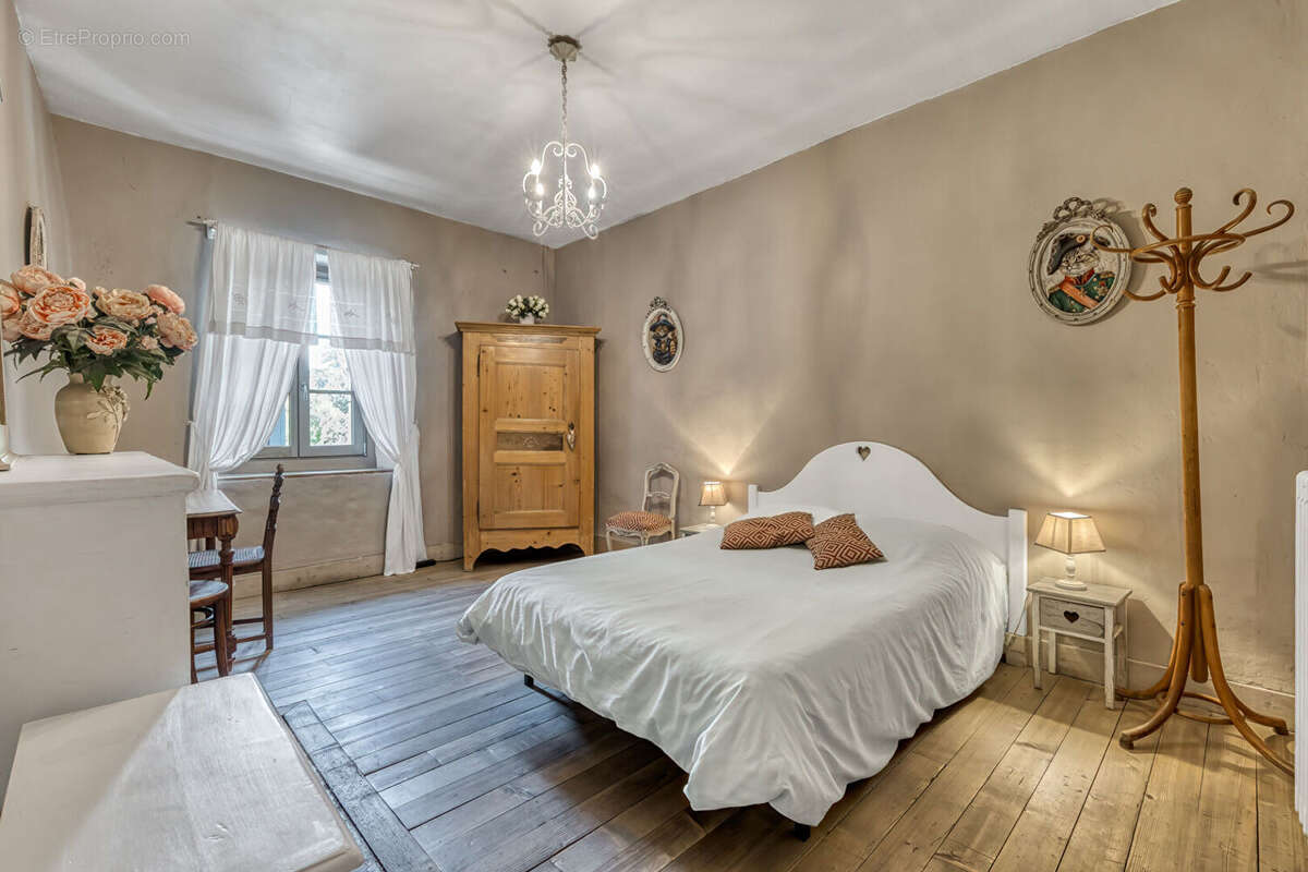 Maison à MENTHON-SAINT-BERNARD