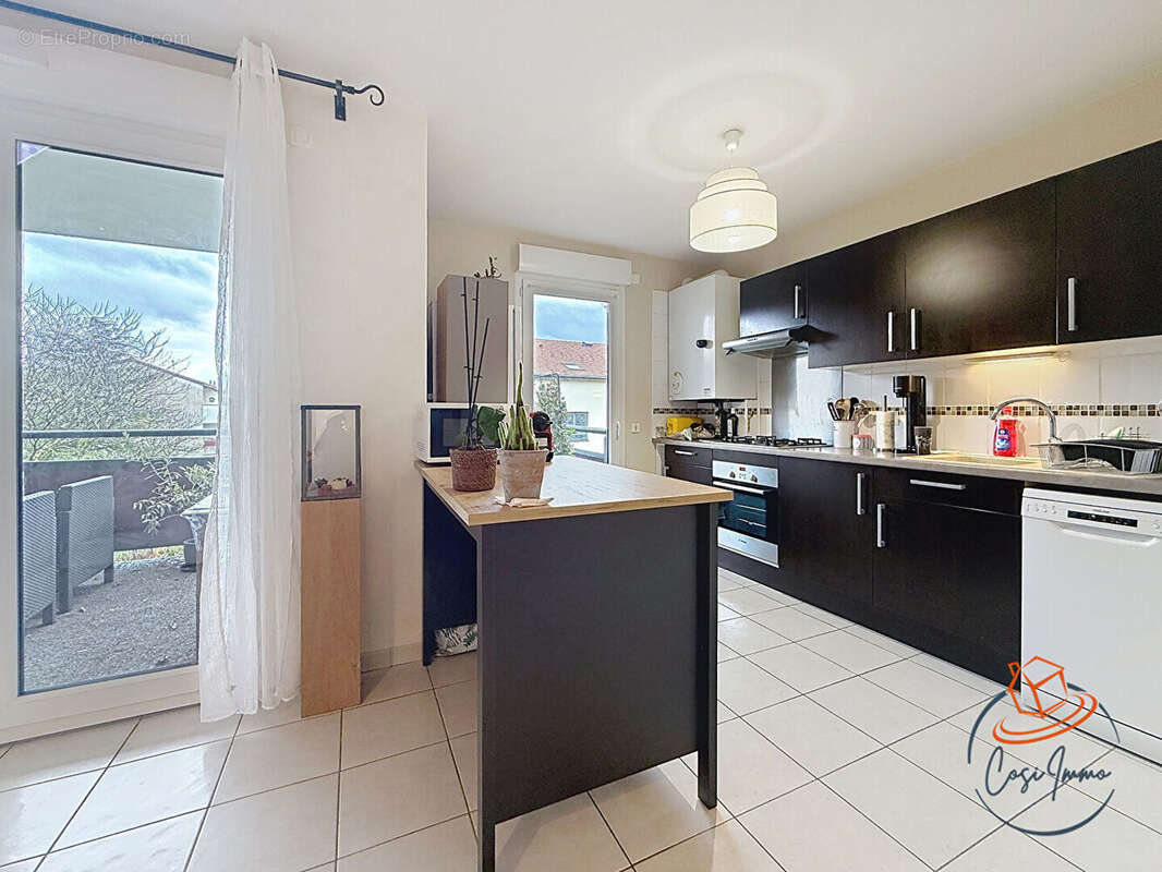 Appartement à SERGY