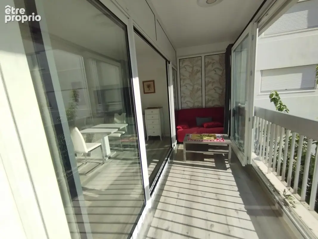 Appartement 2 pièces avec beaux volumes. - photo 5