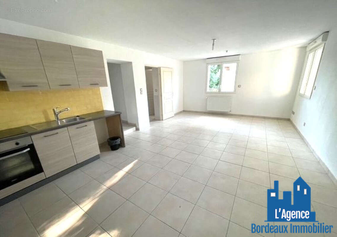 Appartement à CAMBLANES-ET-MEYNAC