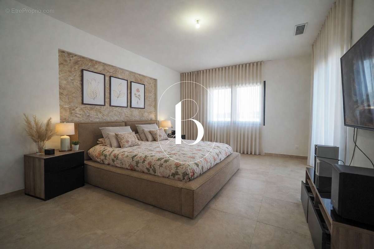 Maison à BAGNOLS-SUR-CEZE