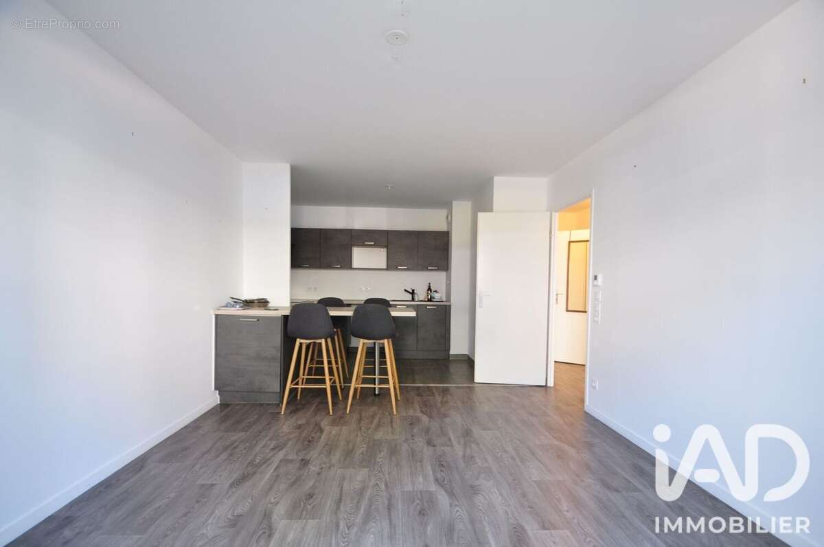 Appartement 43 m² à Villeneuve-Saint-Denis  - photo 2