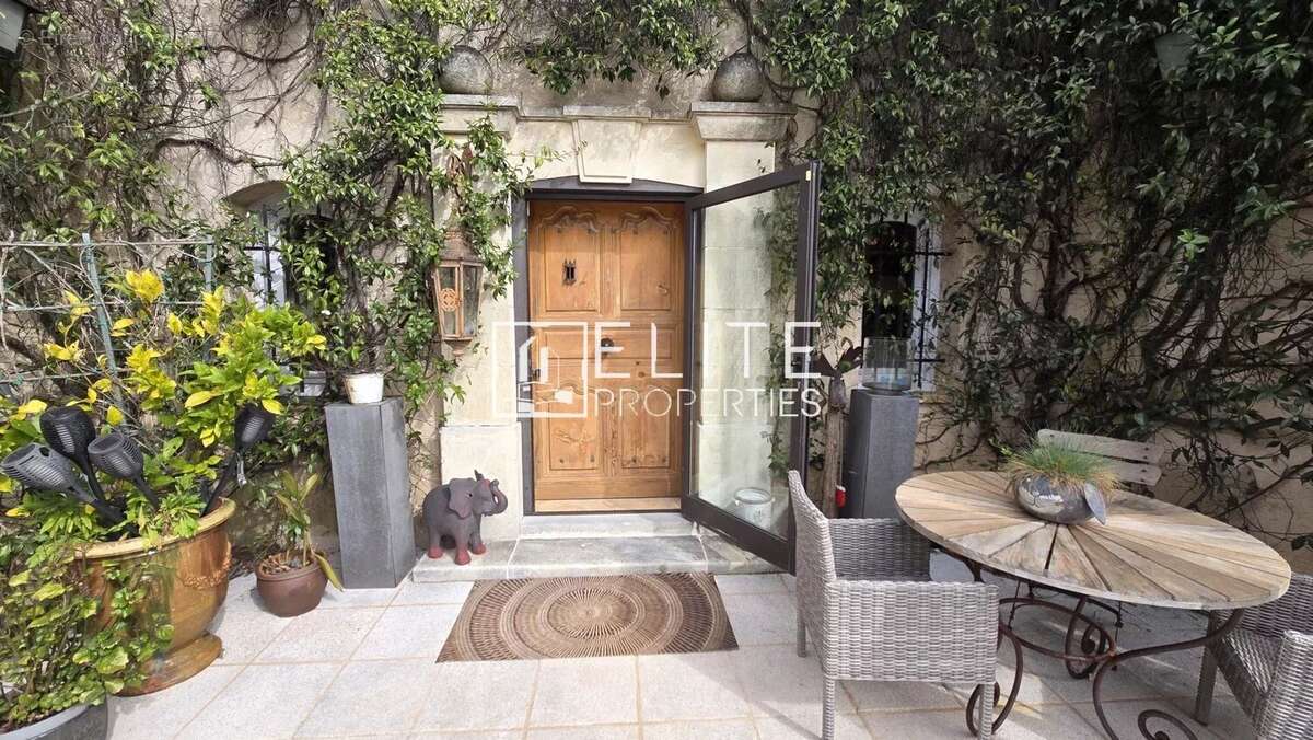 Maison à ROQUEFORT-LES-PINS