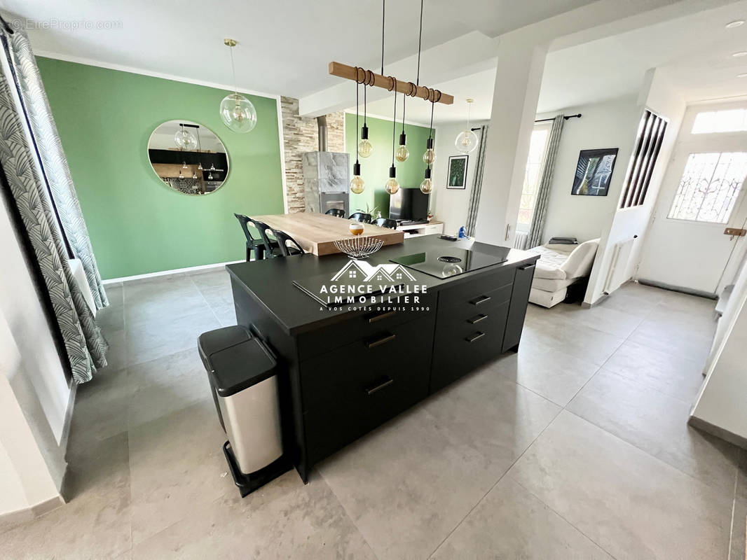 Maison à SAINT-PIERRE-DU-PERRAY