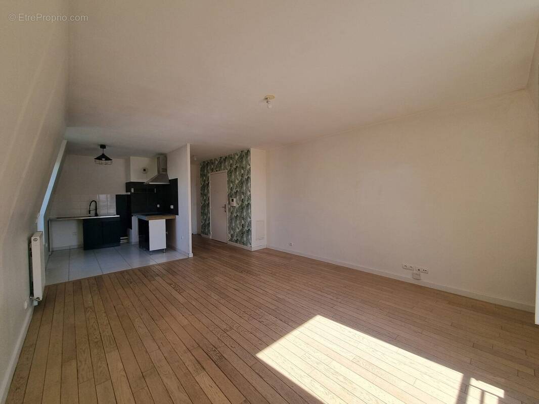 Appartement à LA GARENNE-COLOMBES