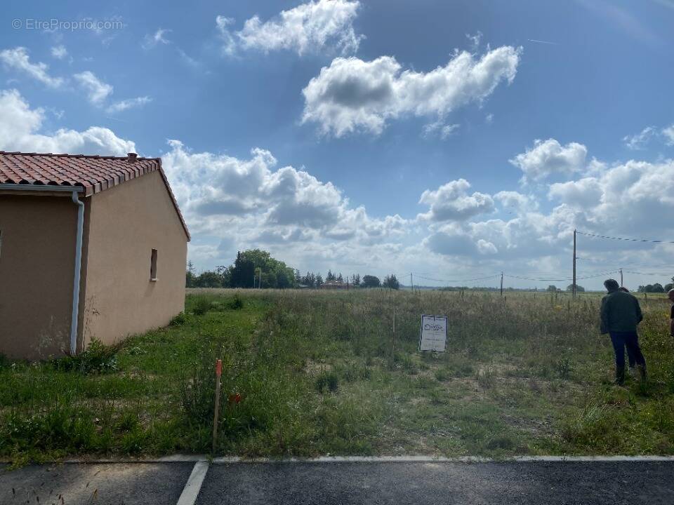 Terrain à GRENADE