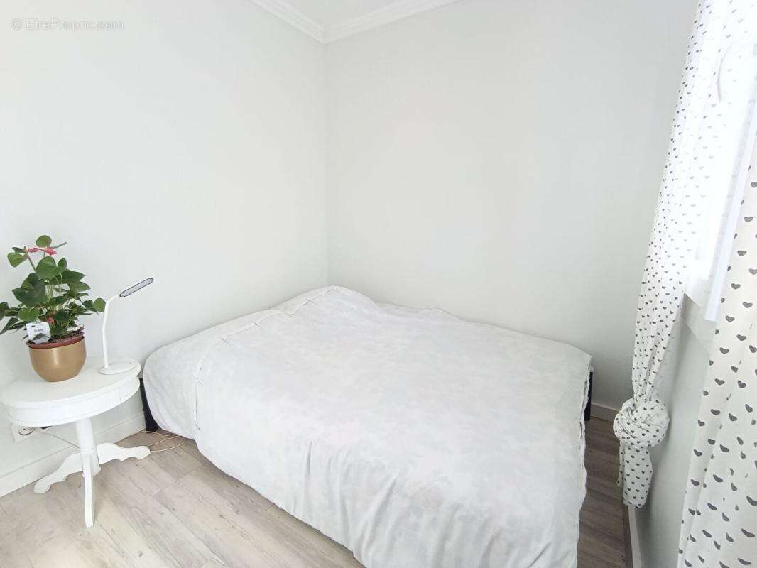 Appartement à COMBS-LA-VILLE