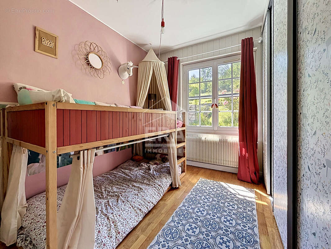 Maison à SAINT-CYR-LA-RIVIERE