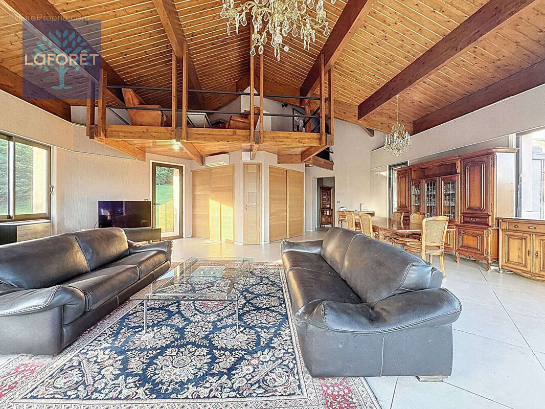 Maison à SAINT-GENIS-LAVAL