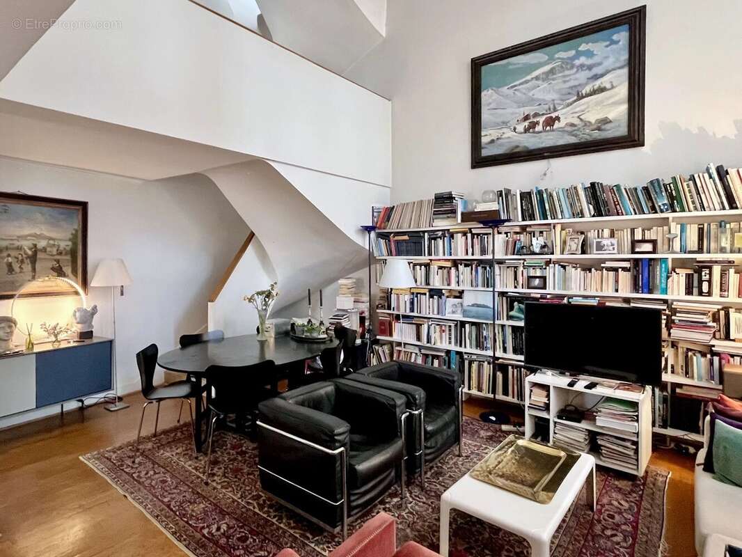 Appartement à PARIS-14E