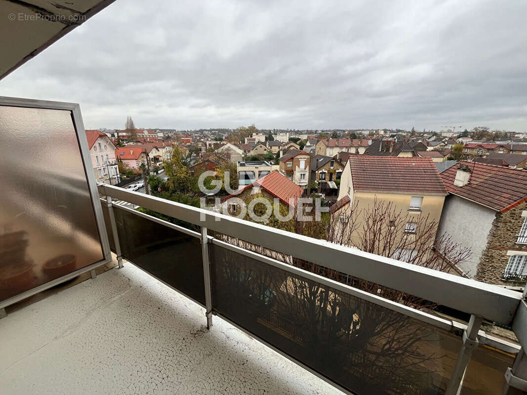 Appartement à LES PAVILLONS-SOUS-BOIS
